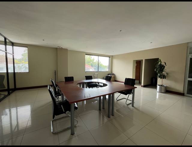 3,965M² INVESTMENT FOR SALE IN HOUGHTON ESTATE